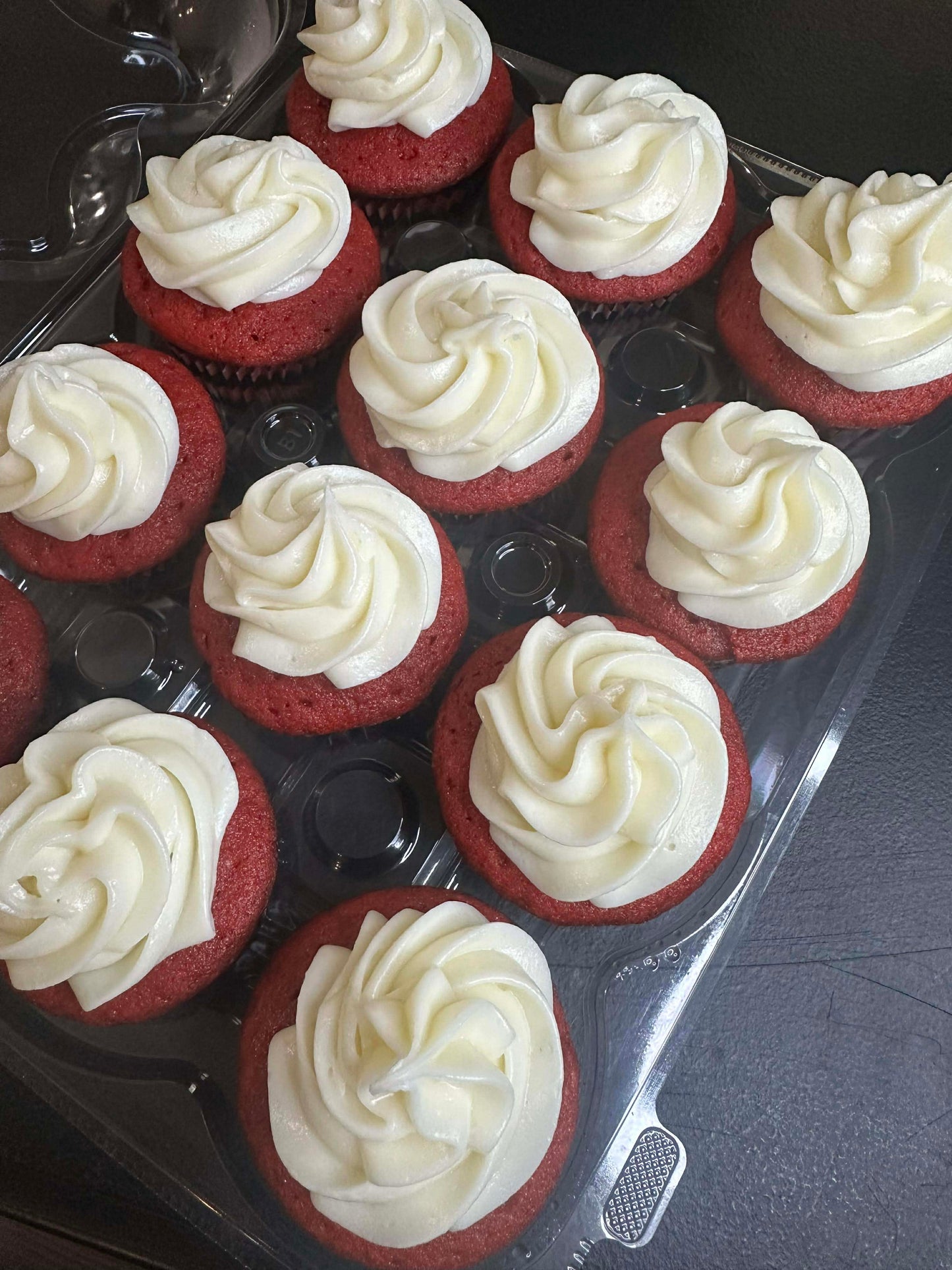 Red Velvet Cupcakes (4 ct)