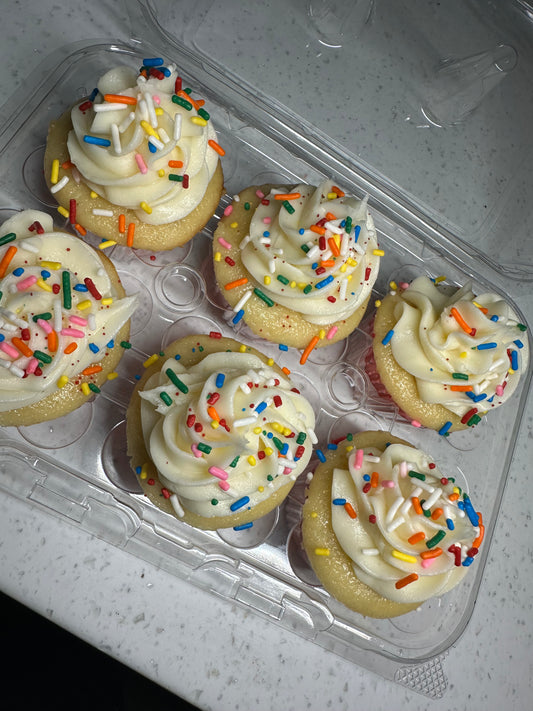 Birthday Cake Cupcakes (4 ct)