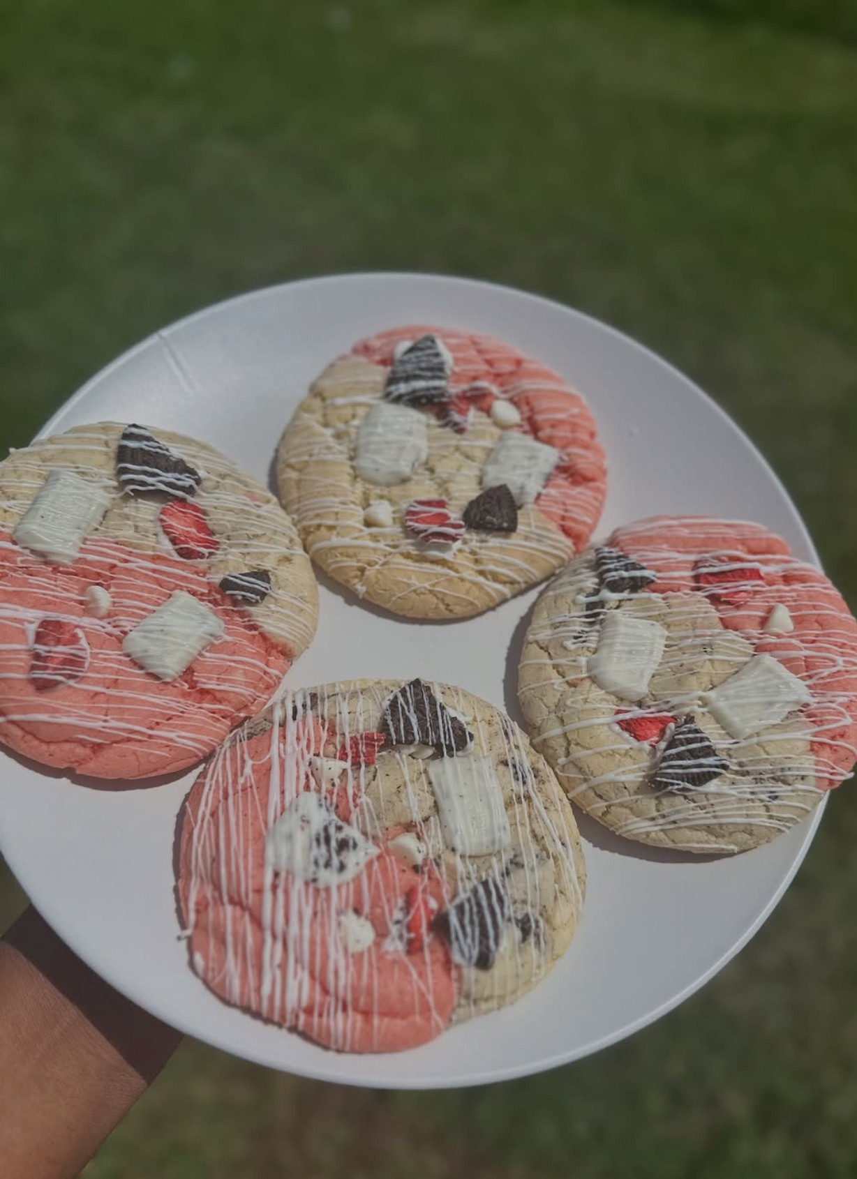 Oreo/Strawberry Specialty Cookie