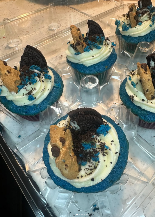 Cookie Monster Cupcakes (4 ct)